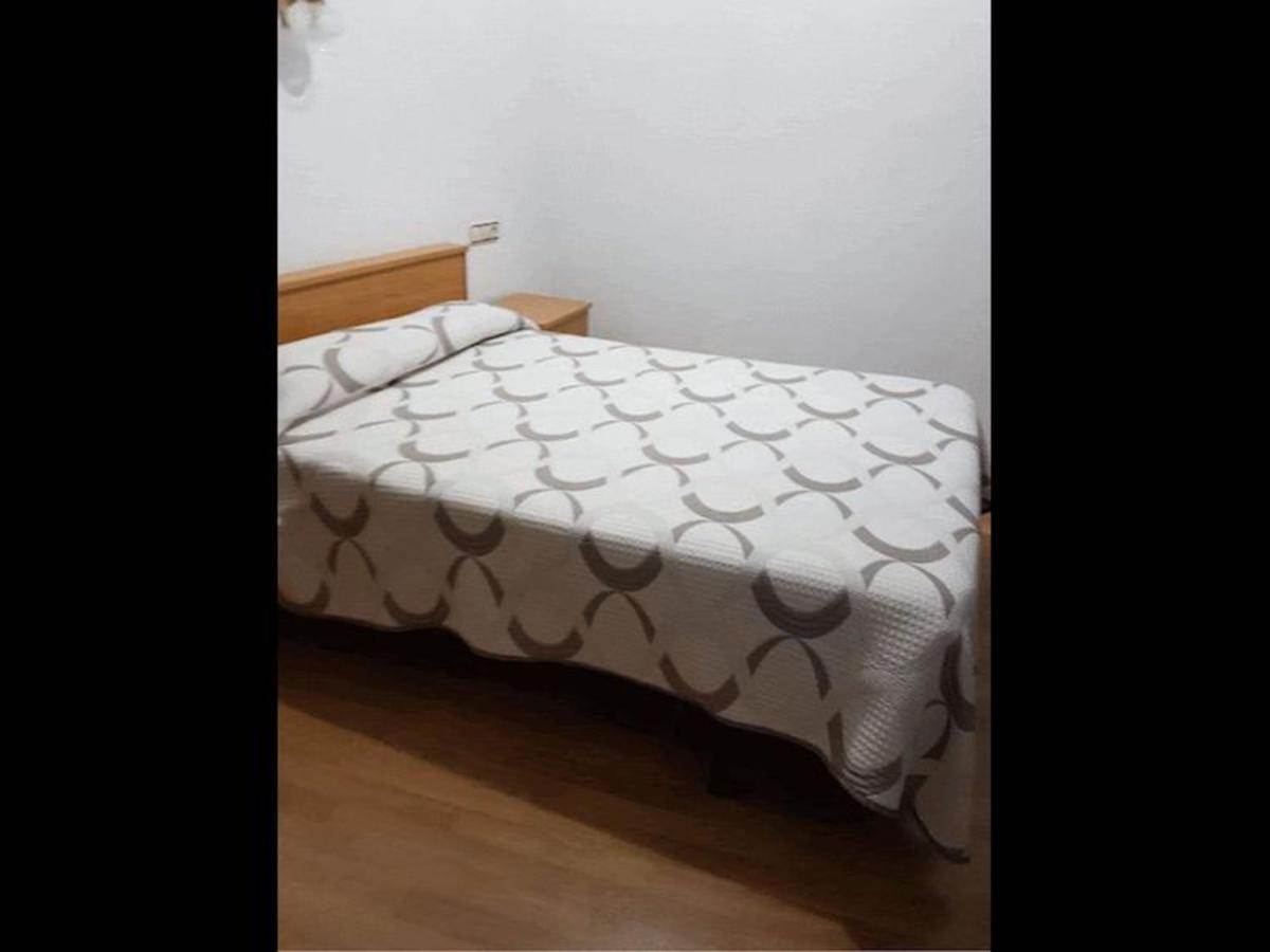 Room In Lodge - Double And Single Room - Pension Oria 1 Luarca Dış mekan fotoğraf